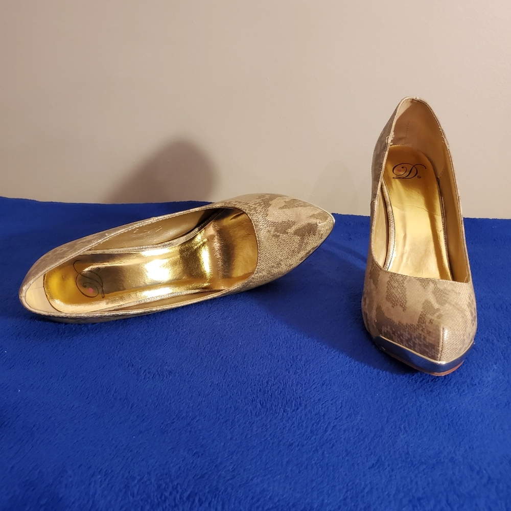 Used D Heels - Picture 3 of 5
